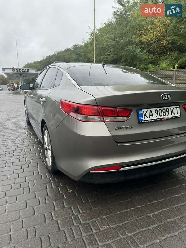 Седан Kia Optima 2016 в Обухові