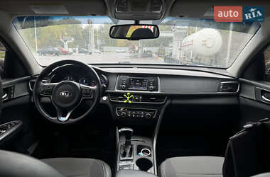 Седан Kia Optima 2016 в Обухове