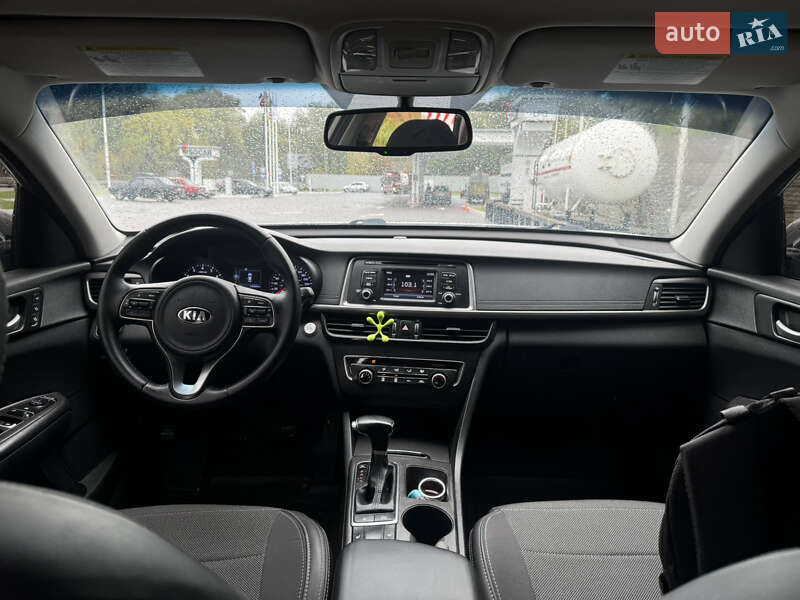 Седан Kia Optima 2016 в Обухові