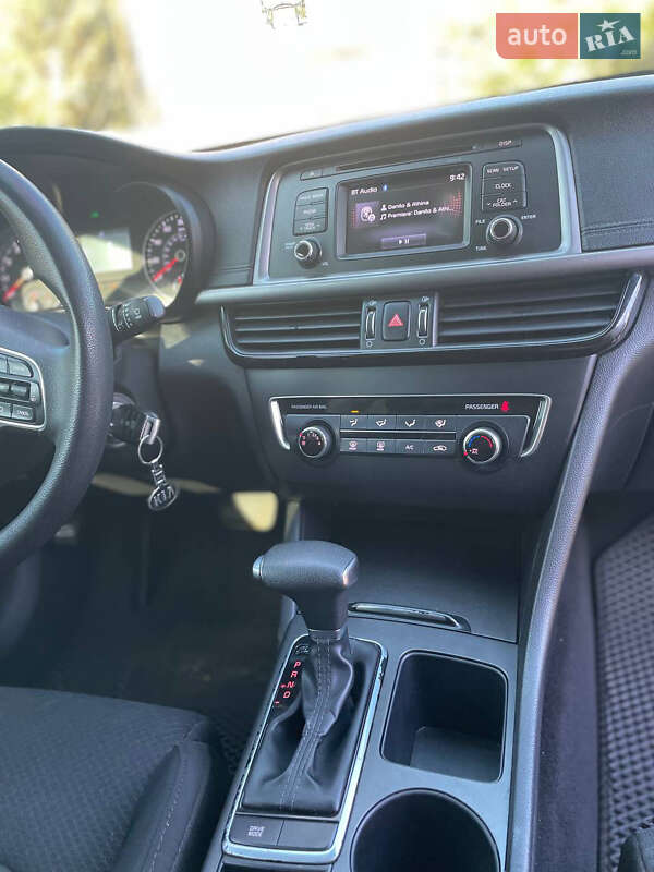 Седан Kia Optima 2016 в Харкові