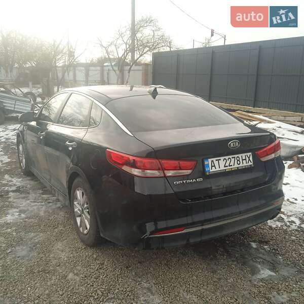 Седан Kia Optima 2017 в Ивано-Франковске