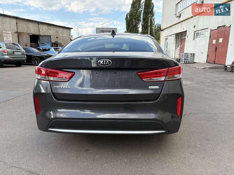 Седан Kia Optima 2017 в Киеве
