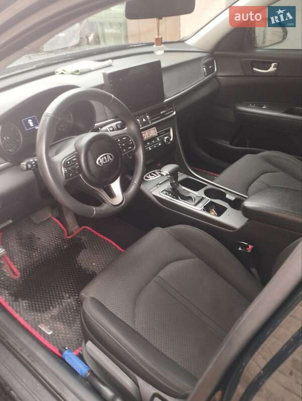 Седан Kia Optima 2016 в Черкассах