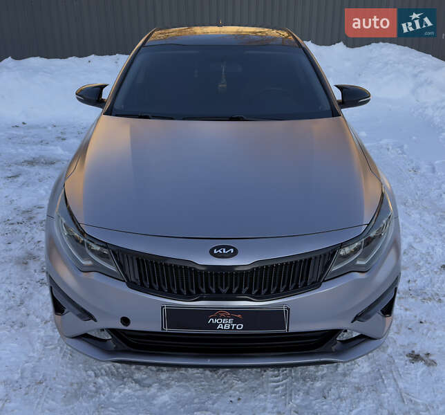 Седан Kia Optima 2017 в Ивано-Франковске