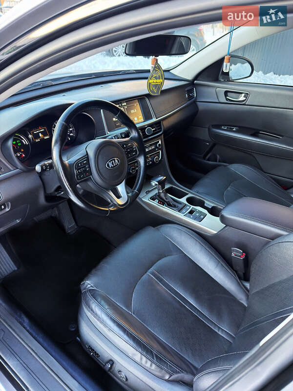 Седан Kia Optima 2017 в Ивано-Франковске