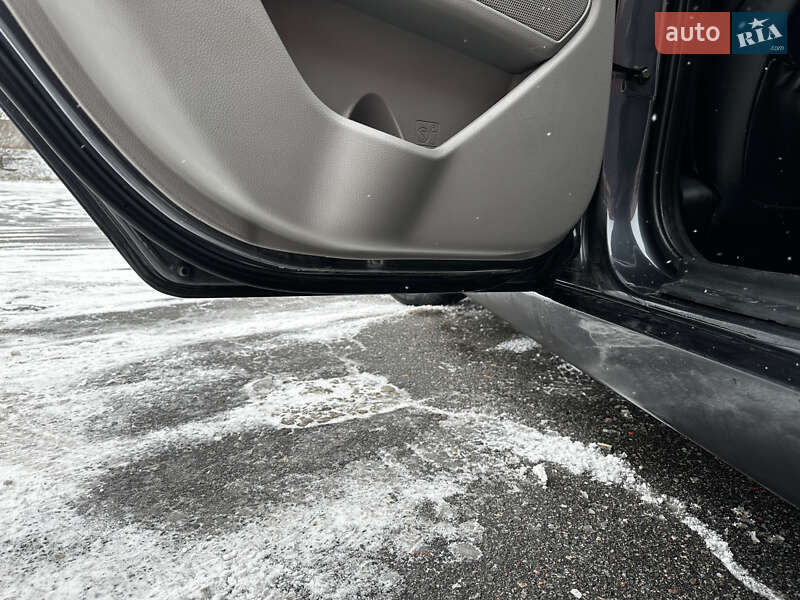 Седан Kia Optima 2011 в Харькове