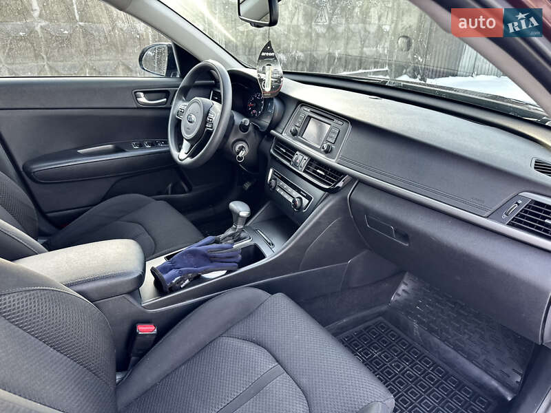 Седан Kia Optima 2016 в Киеве