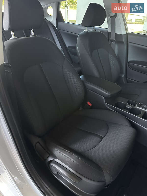 Седан Kia Optima 2016 в Киеве фото 18 Седан Kia Optima 2016 в Киеве