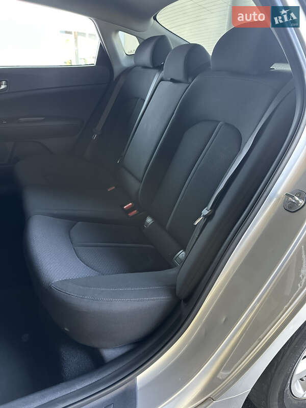 Седан Kia Optima 2016 в Киеве фото 23 Седан Kia Optima 2016 в Киеве