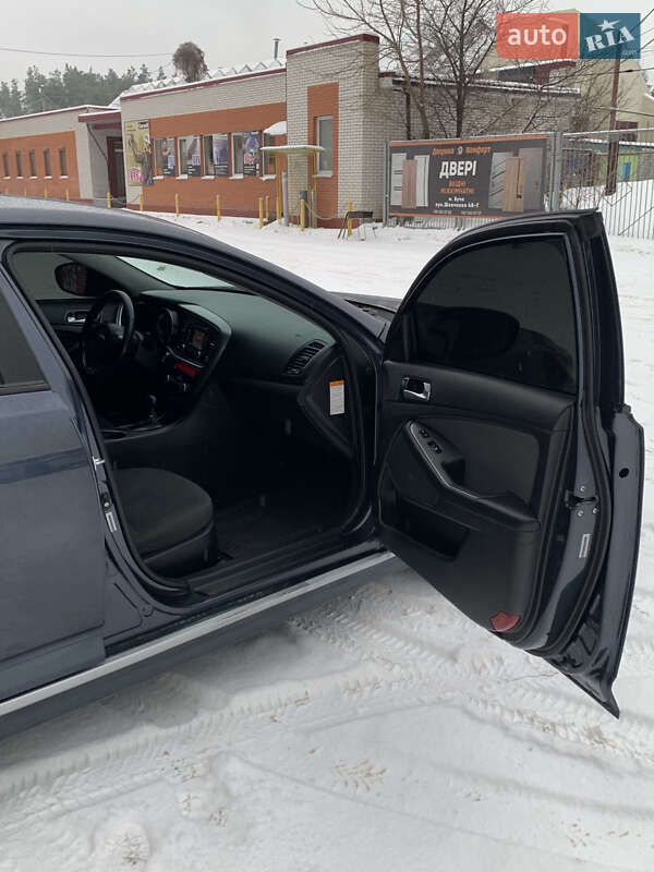 Седан Kia Optima 2014 в Киеве