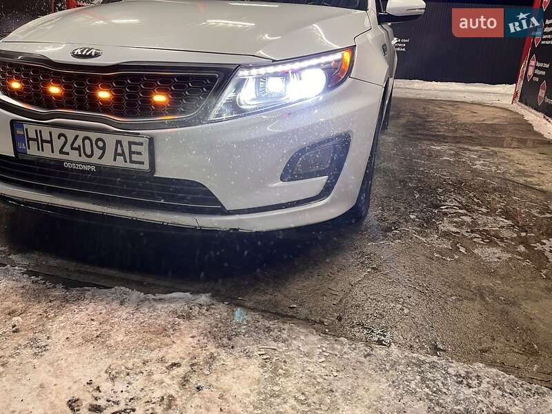 Седан Kia Optima 2015 в Апостолово