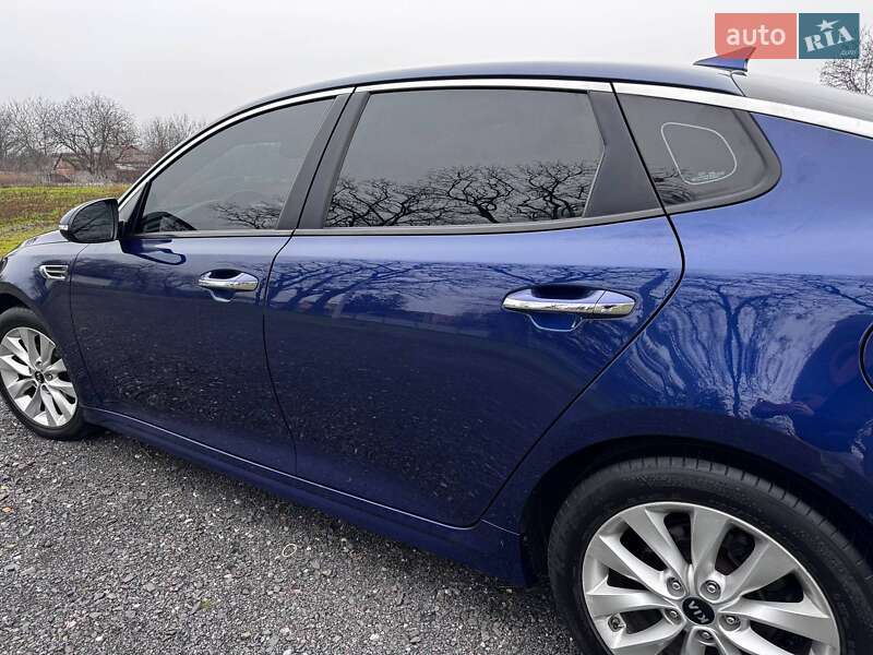 Седан Kia Optima 2016 в Козельщине