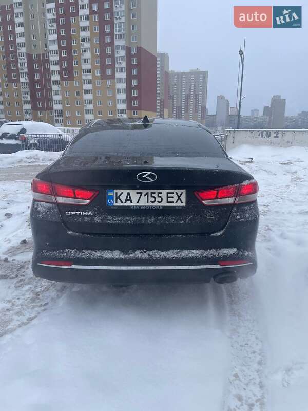 Седан Kia Optima 2018 в Киеве