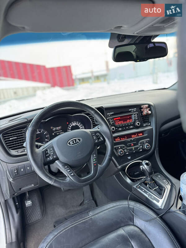 Седан Kia Optima 2011 в Киеве