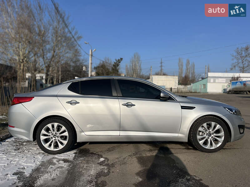 Седан Kia Optima 2012 в Николаеве