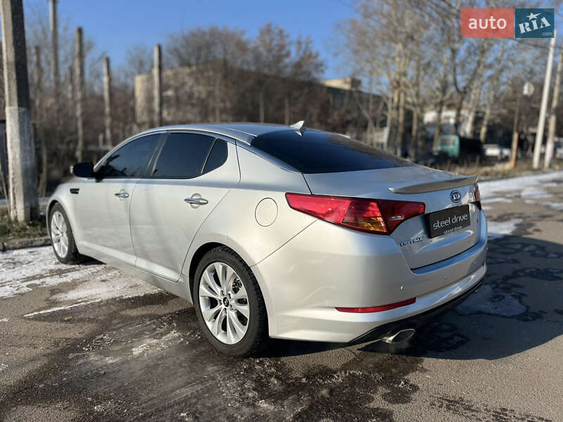 Седан Kia Optima 2012 в Николаеве