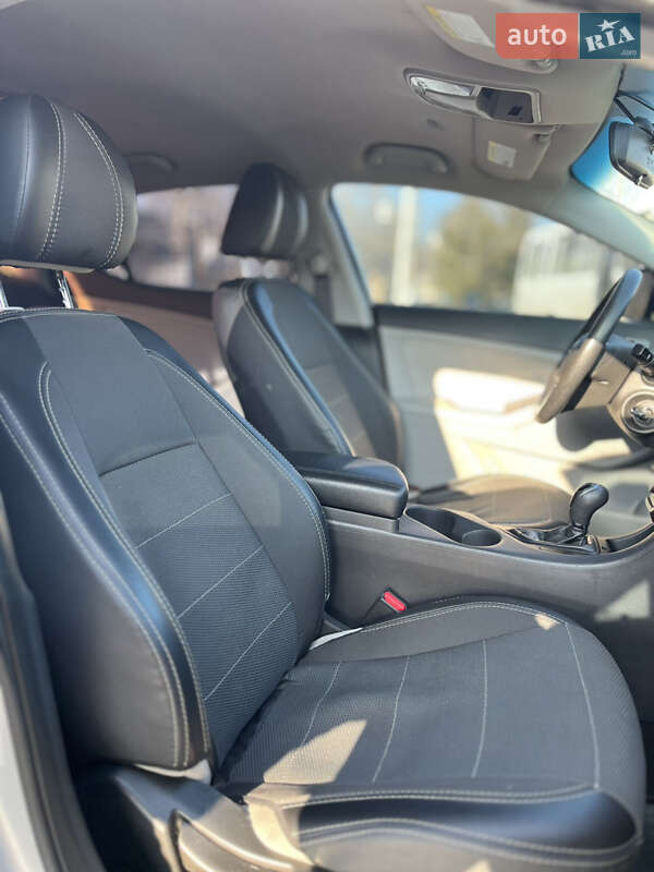 Седан Kia Optima 2012 в Николаеве