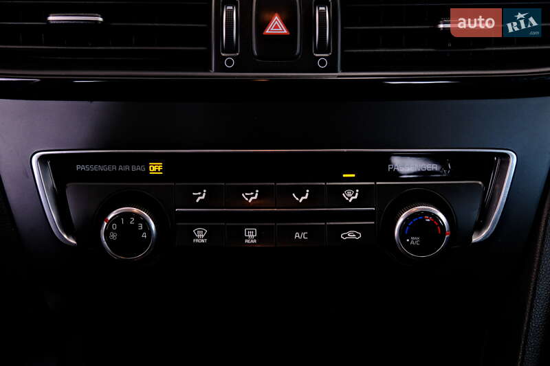 Седан Kia Optima 2016 в Одессе