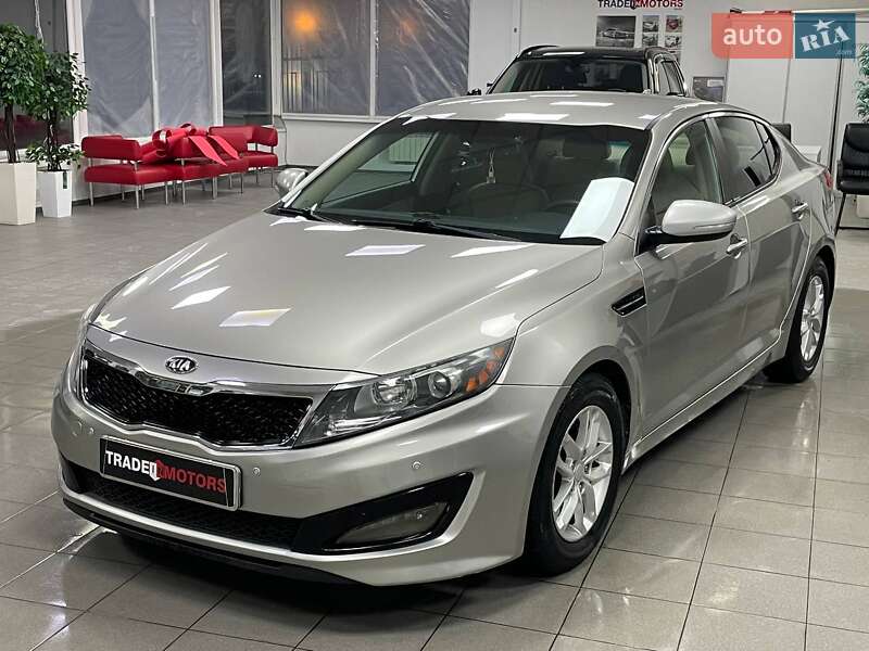 Седан Kia Optima 2013 в Киеве
