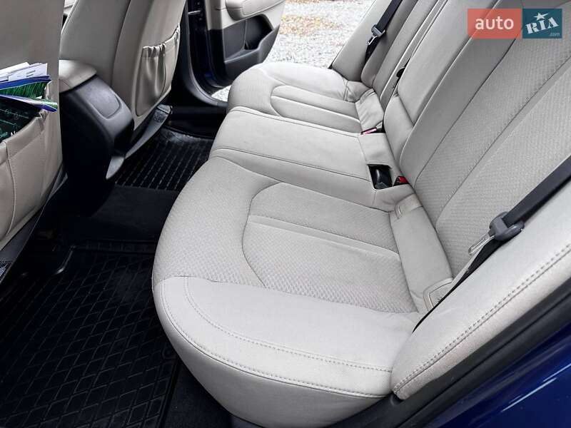 Седан Kia Optima 2016 в Козельщині