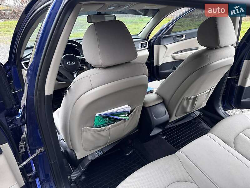 Седан Kia Optima 2016 в Козельщині