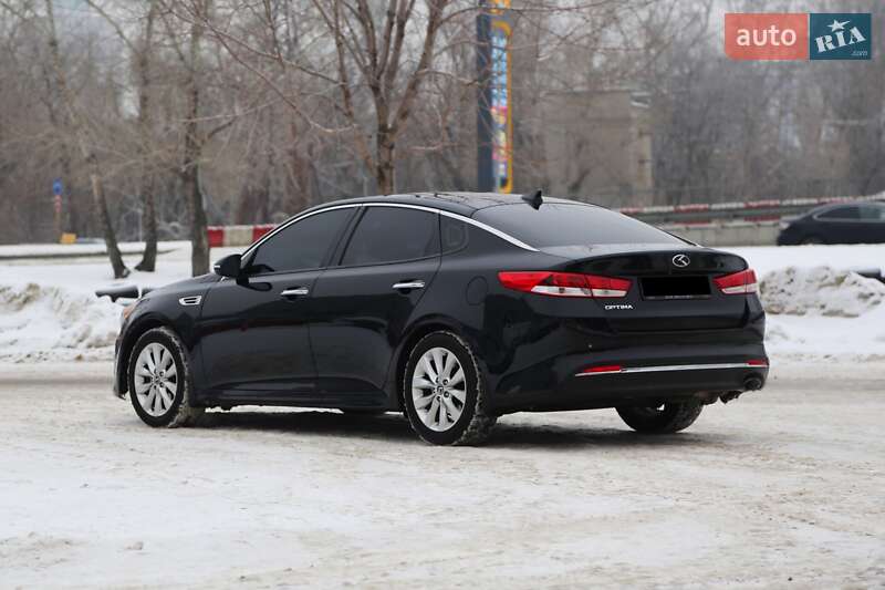 Седан Kia Optima 2018 в Киеве