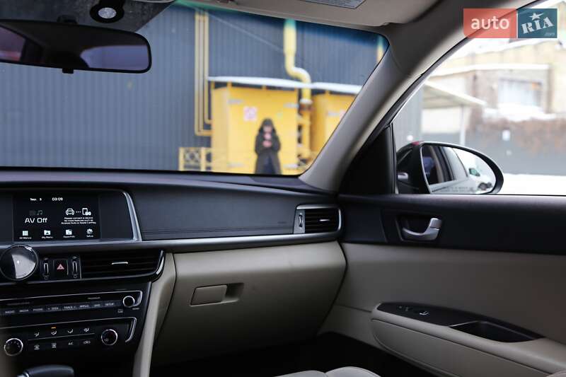 Седан Kia Optima 2018 в Киеве