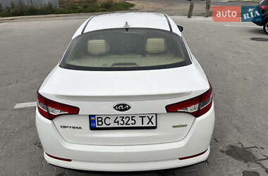 Седан Kia Optima 2013 в Старом Самборе