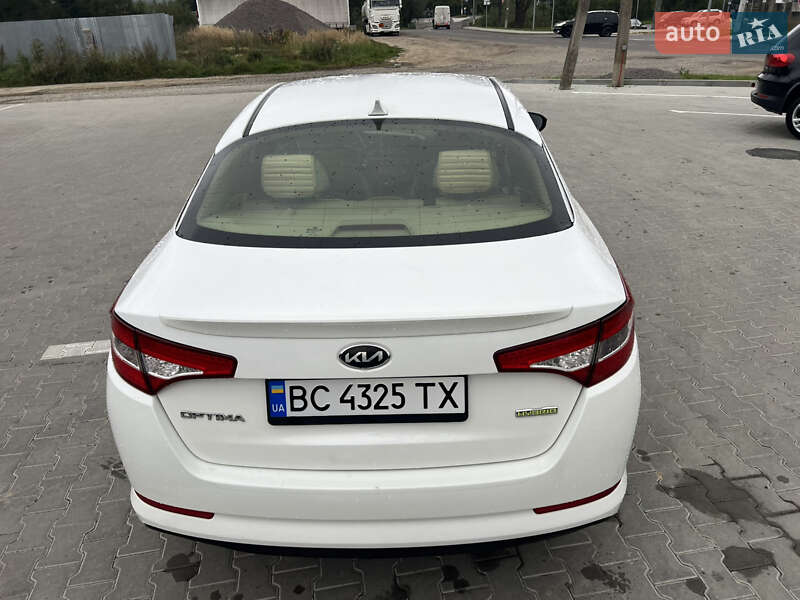 Седан Kia Optima 2013 в Старом Самборе