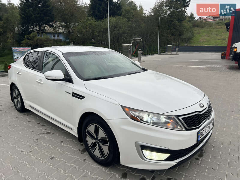 Седан Kia Optima 2013 в Старом Самборе