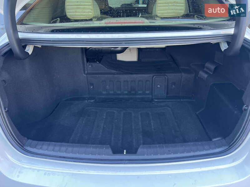 Седан Kia Optima 2013 в Старом Самборе