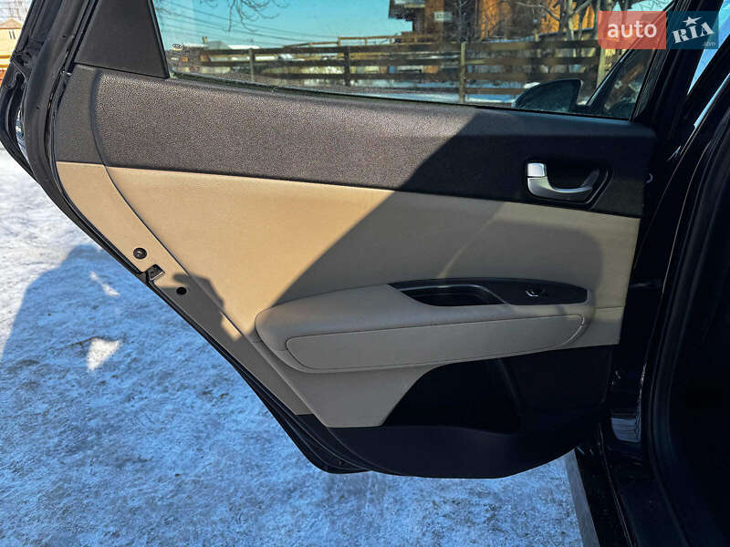 Седан Kia Optima 2015 в Києві