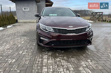 Седан Kia Optima 2020 в Ужгороде