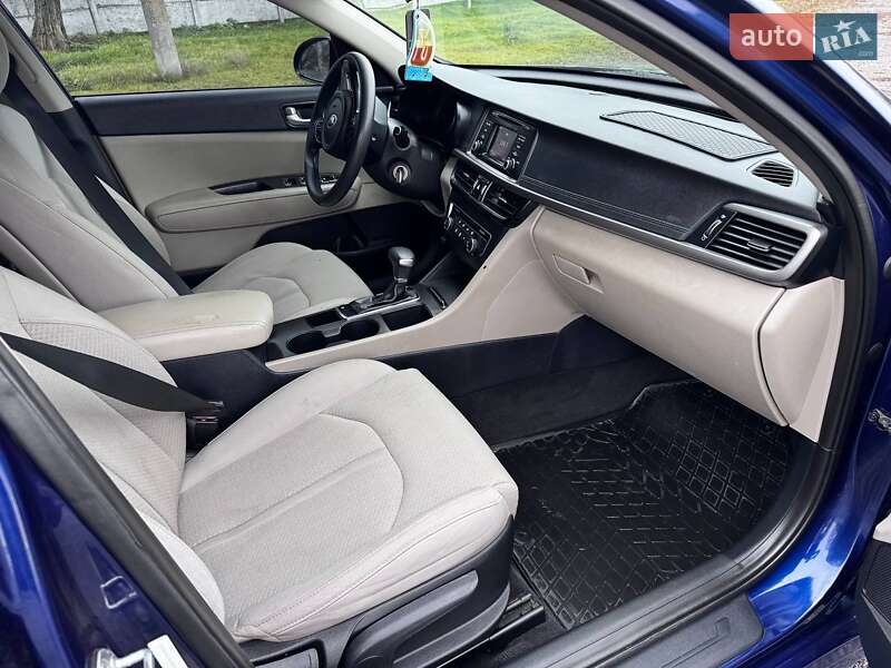 Седан Kia Optima 2016 в Козельщині