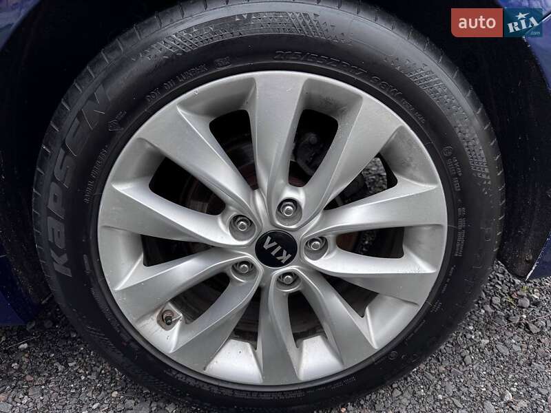 Седан Kia Optima 2016 в Козельщині