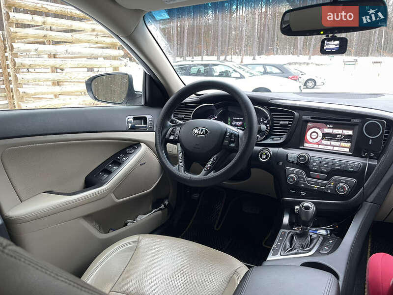 Седан Kia Optima 2013 в Черкасах