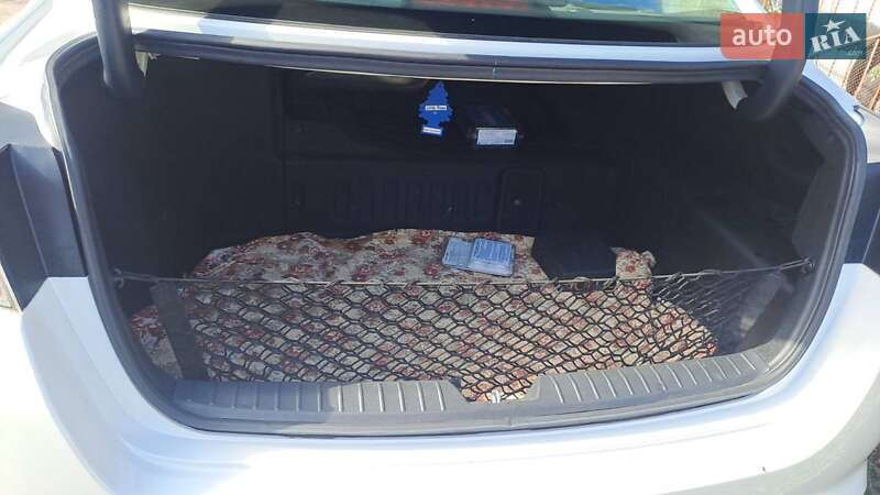 Седан Kia Optima 2015 в Южноукраїнську