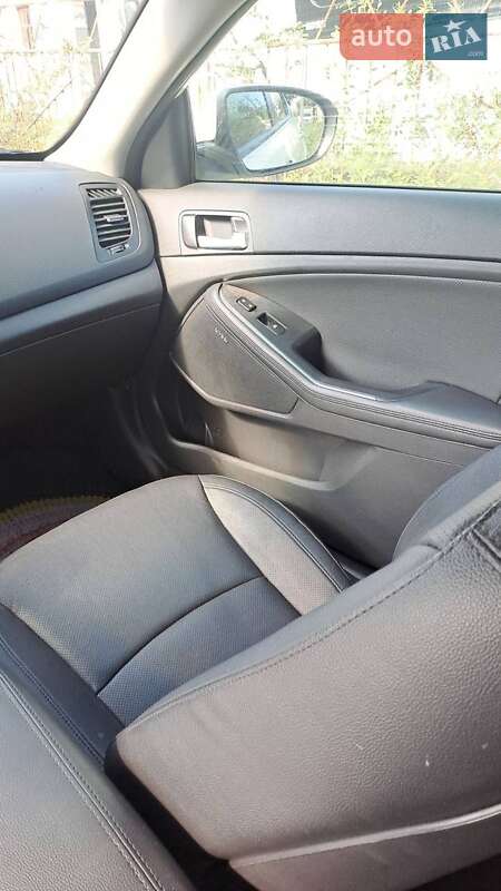 Седан Kia Optima 2015 в Южноукраїнську