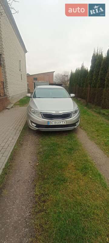 Седан Kia Optima 2013 в Львове