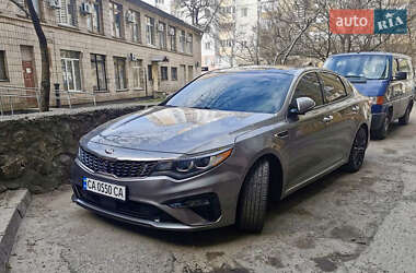 Седан Kia Optima 2017 в Черкассах