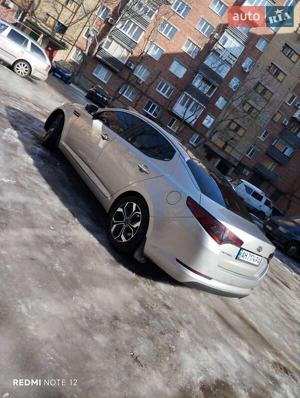 Седан Kia Optima 2012 в Славянске