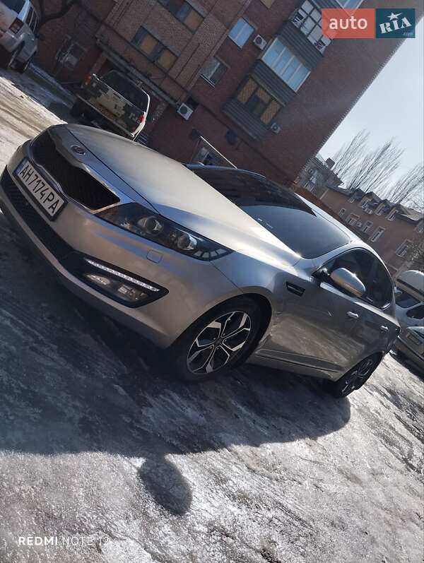 Седан Kia Optima 2012 в Славянске