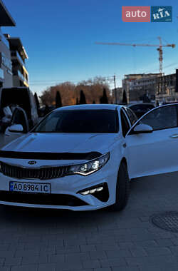 Седан Kia Optima 2019 в Ужгороде
