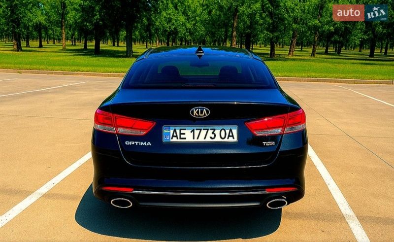 Седан Kia Optima 2015 в Синельниковому