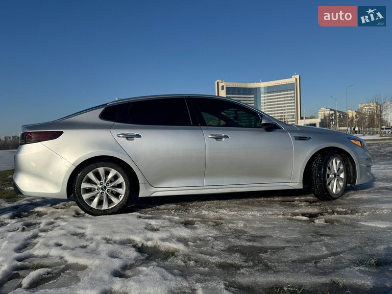 Седан Kia Optima 2016 в Києві