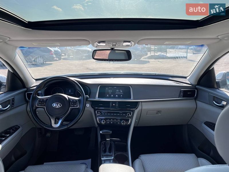 Седан Kia Optima 2017 в Львові