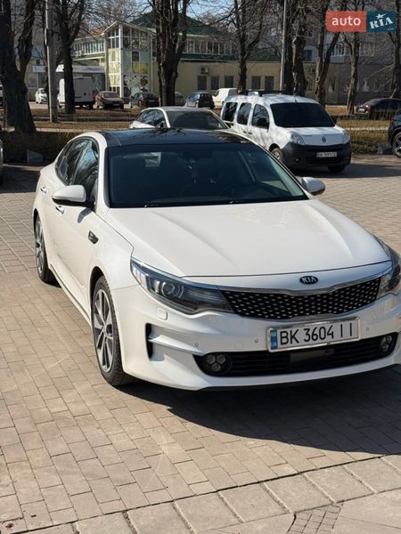 Седан Kia Optima 2016 в Ровно