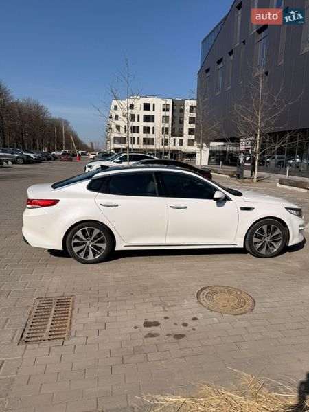 Седан Kia Optima 2016 в Ровно