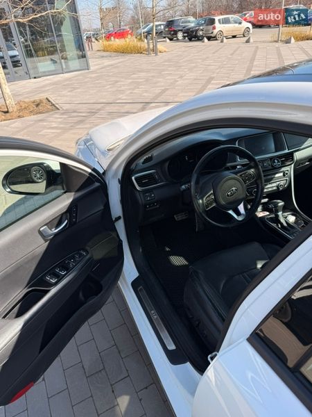 Седан Kia Optima 2016 в Ровно