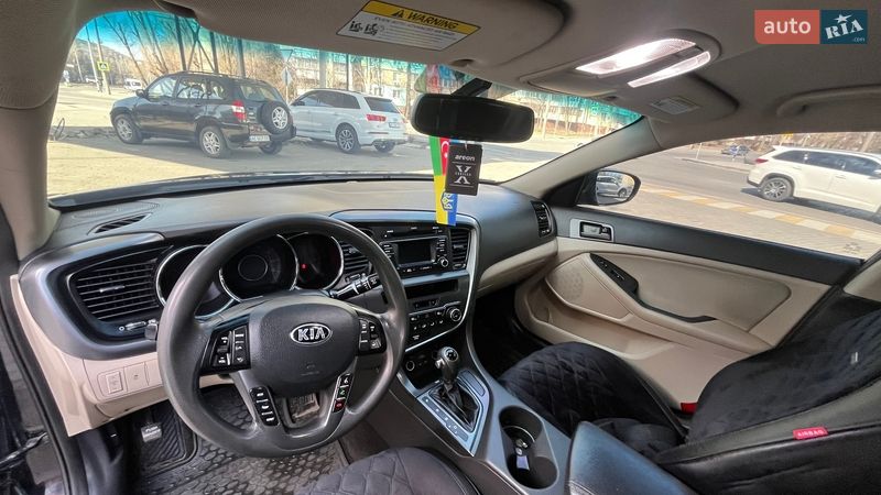 Седан Kia Optima 2013 в Дніпрі